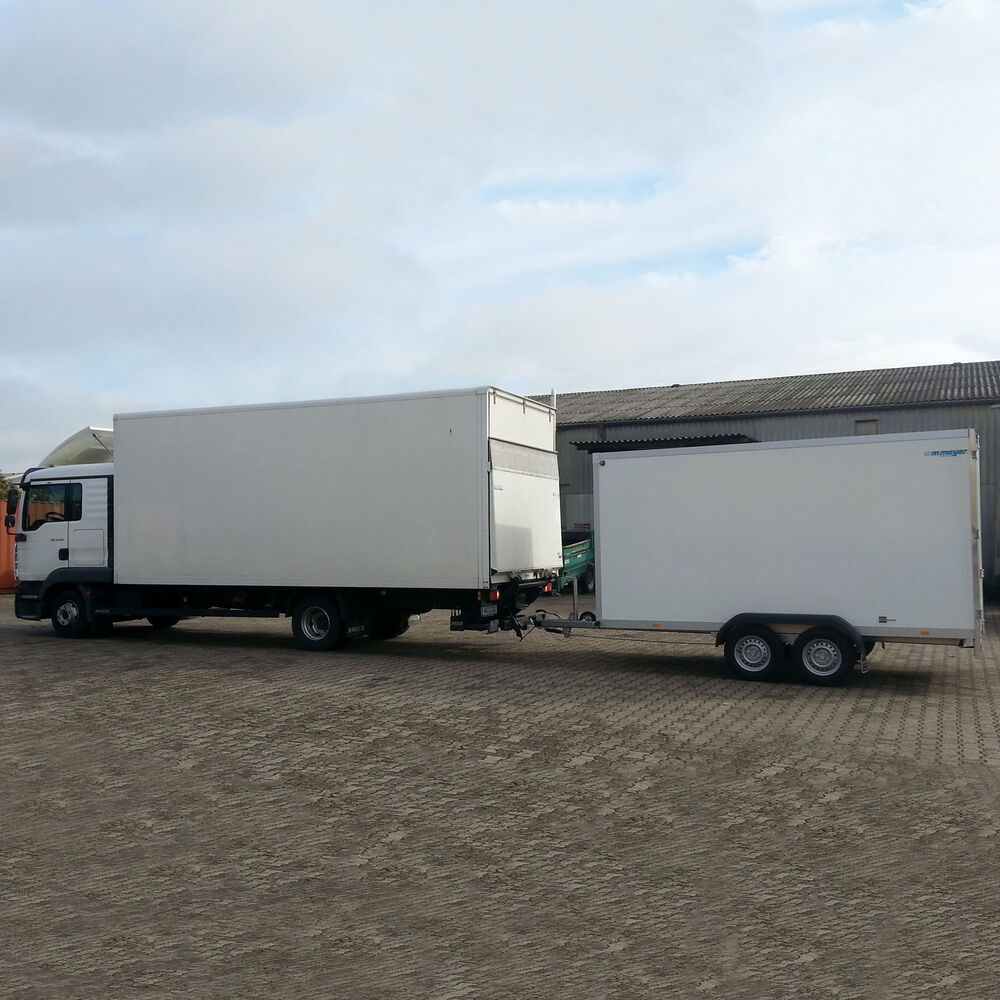 LKW mit Anhänger der Klasse C1E